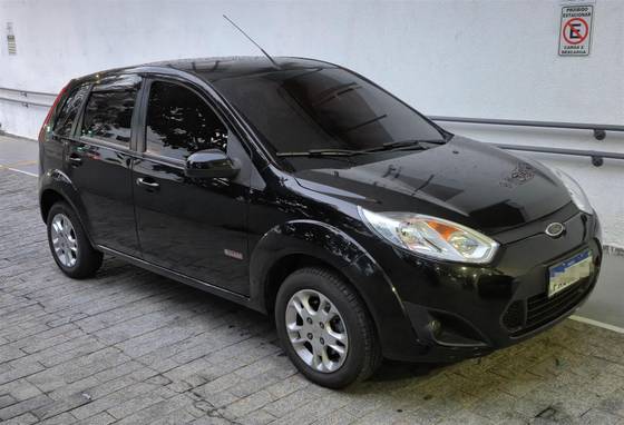 FORD FIESTA 1.6 MPI HATCH 8V FLEX 4P MANUAL FORD FIESTA 1.6 MPI HATCH 8V FLEX 4P MANUAL